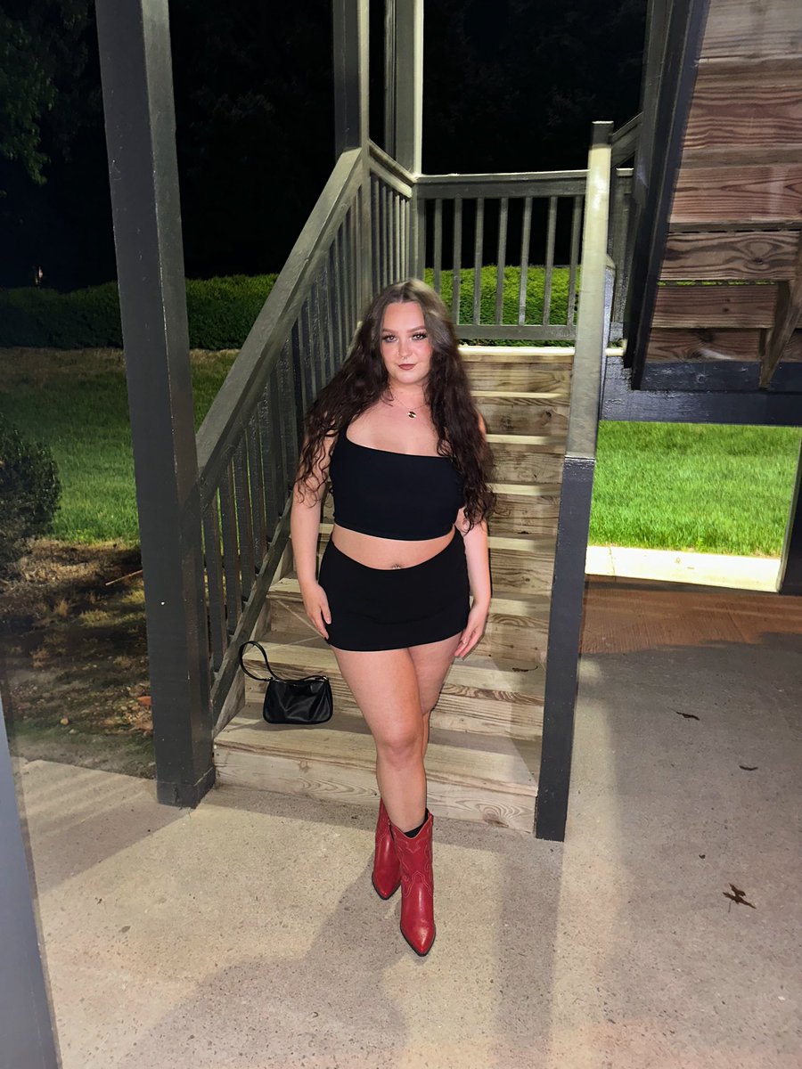 hoe4mothman's tweet photo. yeehaw https://t.co/Olp2bokUY1