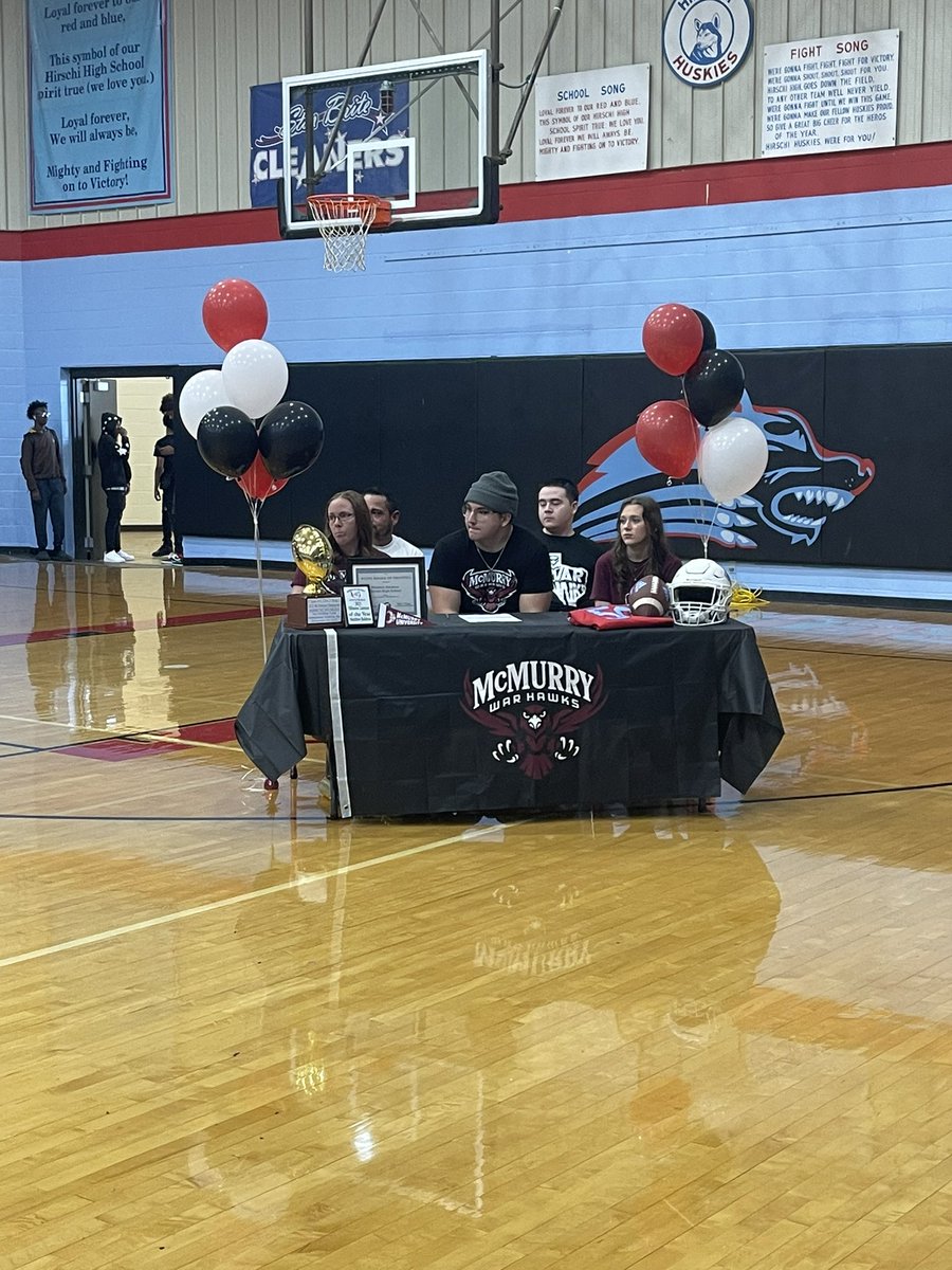 Hirschi Football tweet media