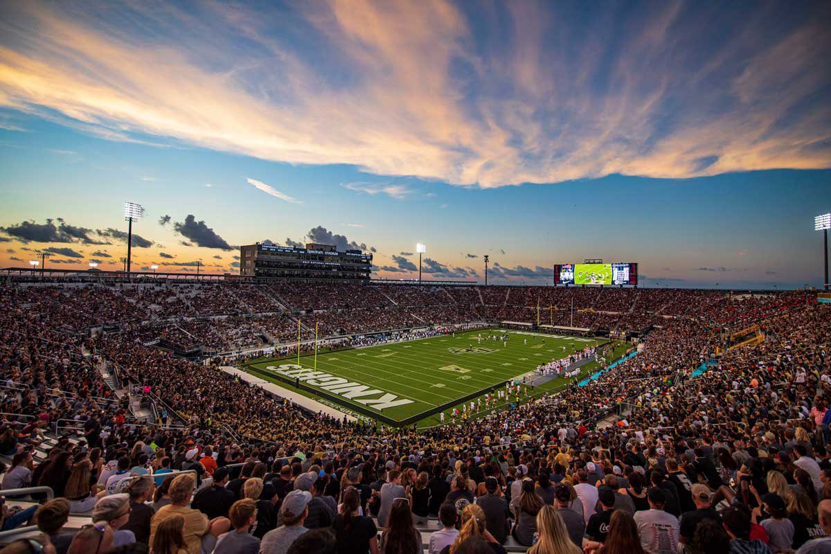 #AGTG After a great conversation with @TeamKamMartin, I’m excited to share that I’ve earned an offer to @UCF_Football #ChargeOn @CoachKRHarrison @SC_BulldogFB @Dodie4Nic @coach9cg @defcontx7v7 @kcolesports @MarshallRivals @Rivals @rivalscamp @MikeRoach247 @SamSpiegs @WRHitList