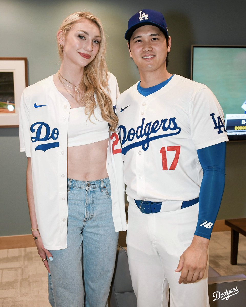LA stars Cameron Brink and Shohei Ohtani 🤩🤝 📸: @Dodgers
