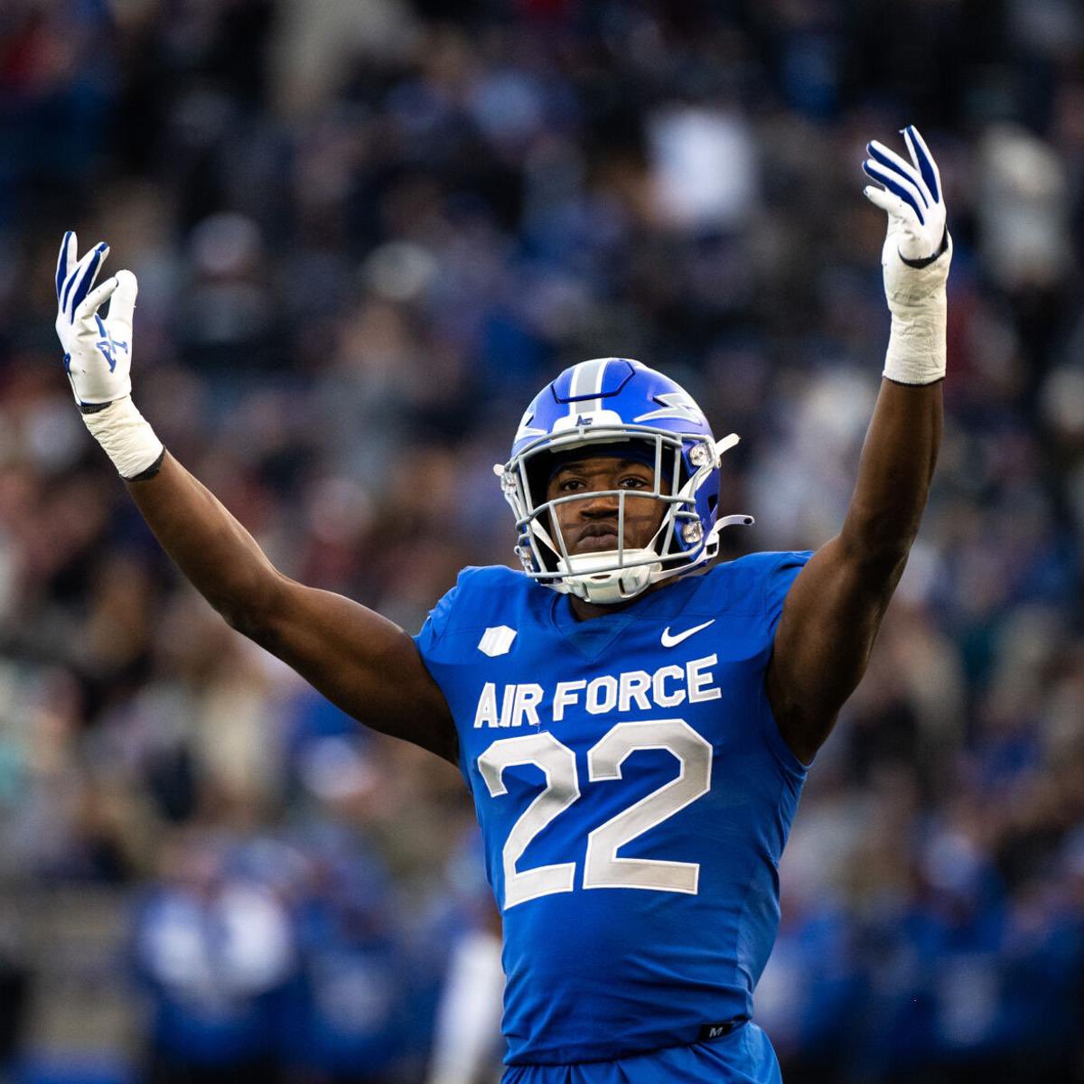MichealCurryJr's tweet photo. #AGTG After a great conversation with @CoachNickToth I’m blessed to receive my 6th D1 offer from Air Force Academy!! https://t.co/63jst8mtpR