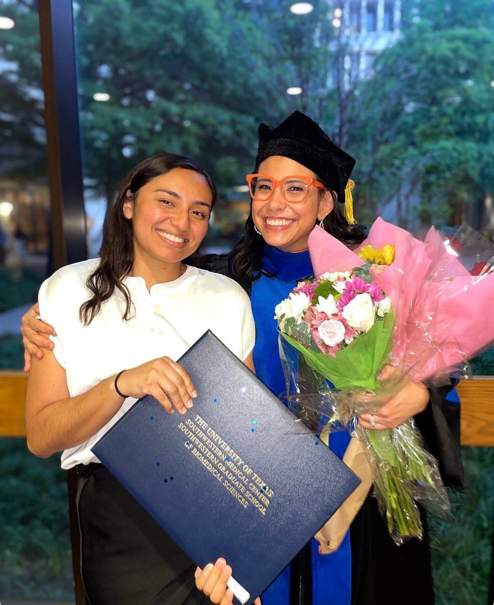 Felicidades a la Dra. Dorsman 🎓🧠🙌🏽🤩 So proud!! Grateful for your presence in the field and for the blessing to witness the impact you’ll continue to have. Y que vengan muchísimos más éxitos! Eres una luz, hermana✨ #PhinisheD