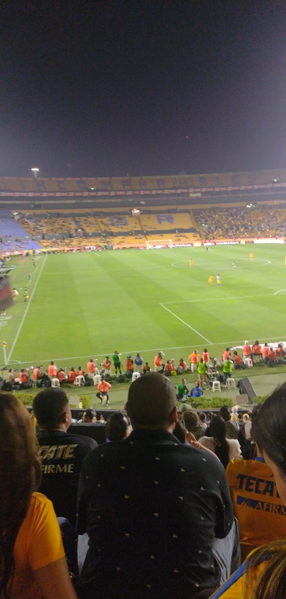 Nuevo reglamento del estudio no llevar manos libres de tu celular