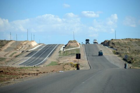 En una hora suceden dos accidentes en el mismo sitio de la carretera La Paz-Oruro eju.tv/2024/05/en-una… Vida !