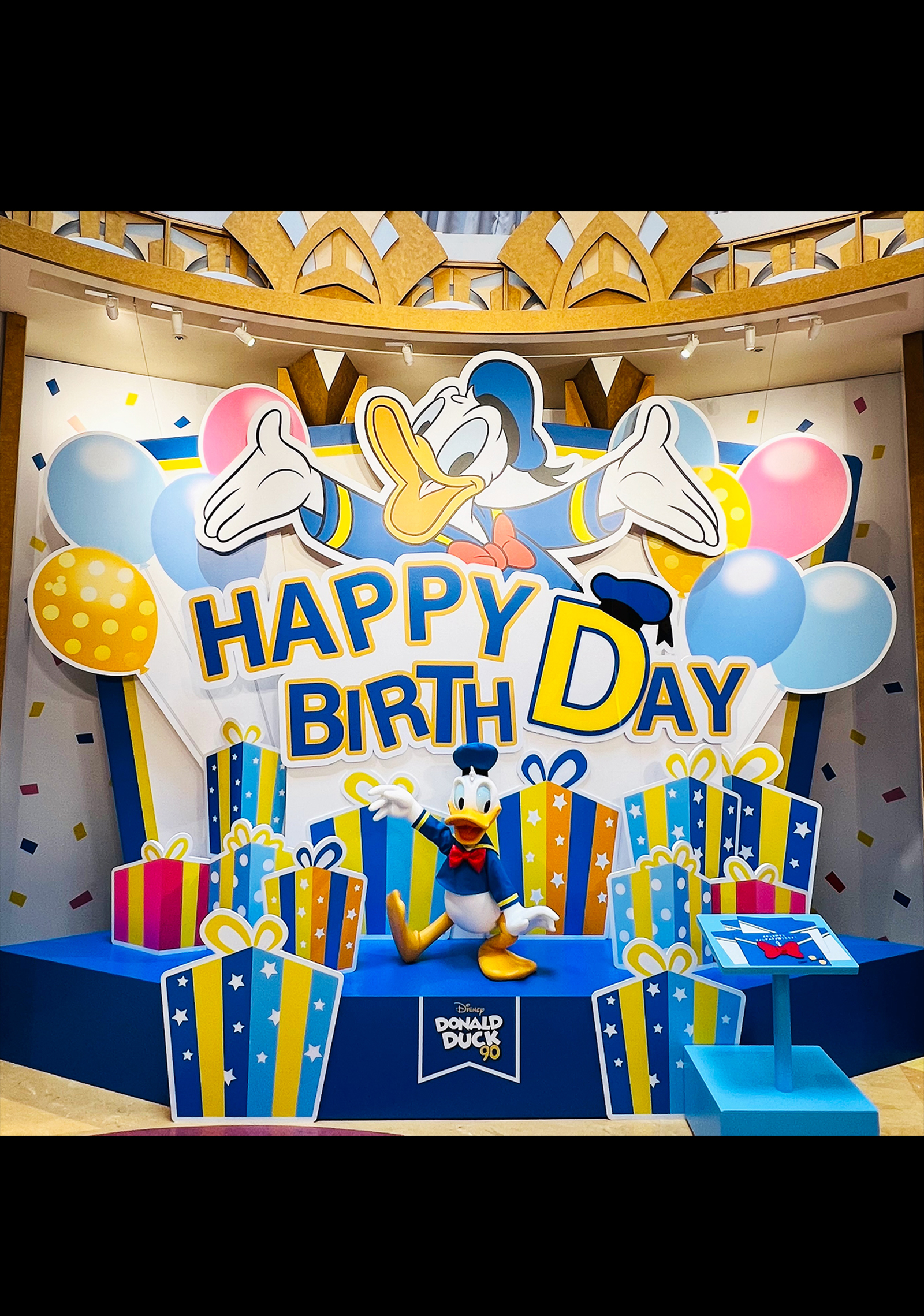 ディズニーストア ドナルドダックバースデー 90周年 壁掛け時計