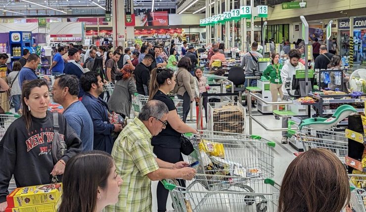 ¿Abren los malls y los supermercados el 21 de mayo feriado?