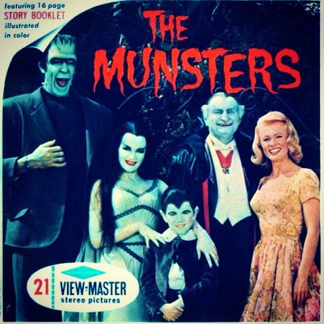 hauntorama's tweet image. It’s Munster Monday with this vintage Munsters Viewmaster (1960s). 
#MonsterMonday #Viewmaster #HorrorFamily