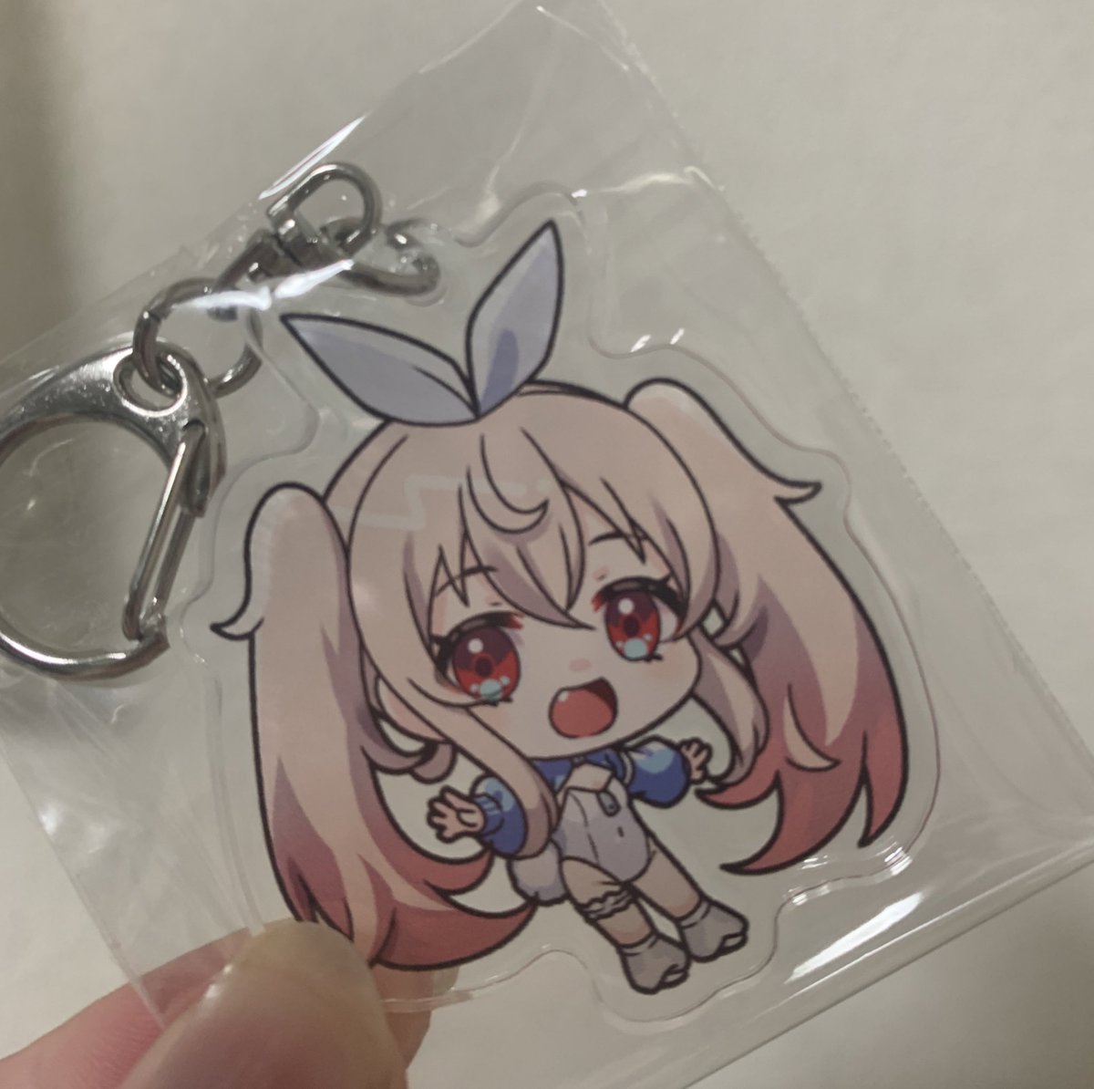 「ジャージバニーアクキー届いた!コミティアに持って行きます!!」|りょふ彦@絵仕事募集中のイラスト