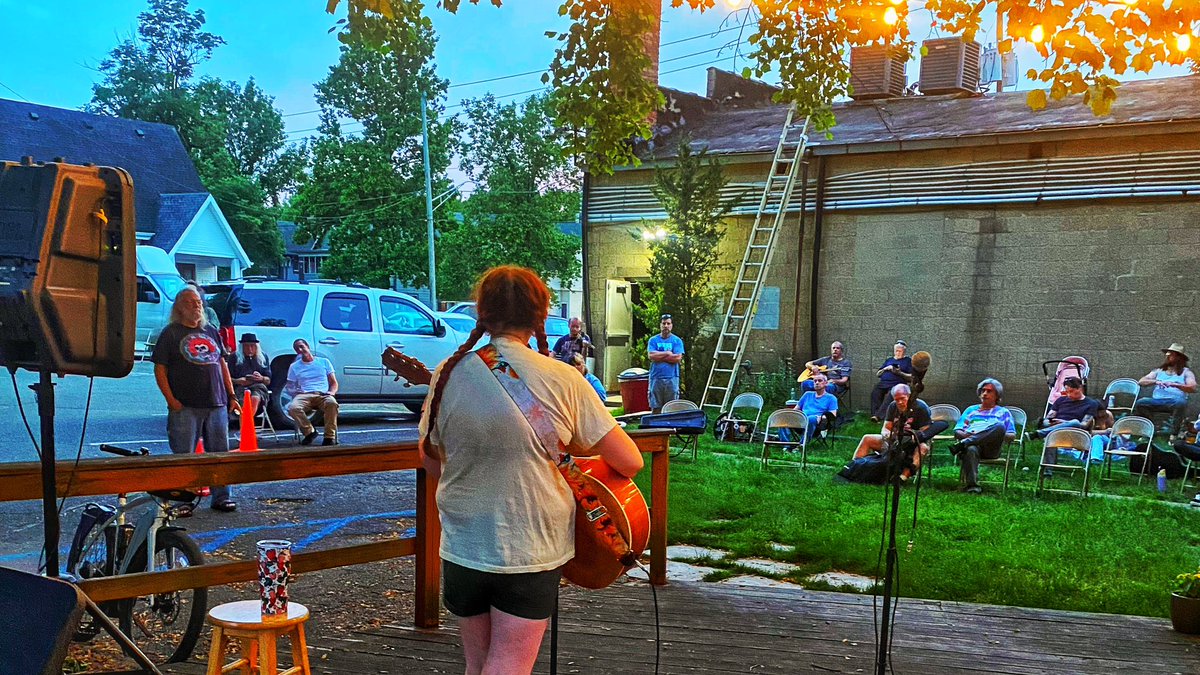 IrvingTheater's tweet image. Beautiful night for some amazing music.

#acousticopenmic #localmusicians #indymusicscene #irvingtheater