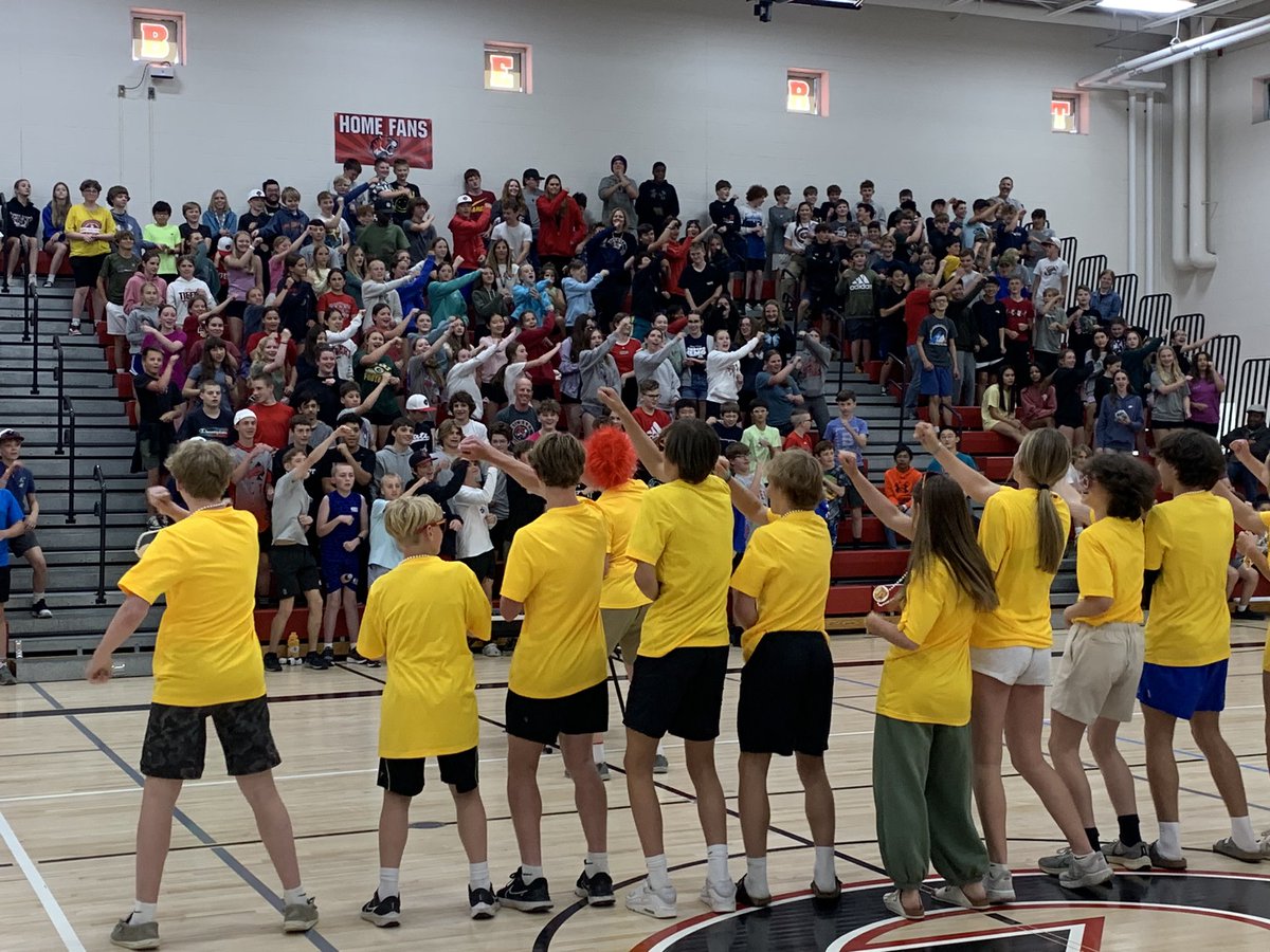 GMSIowa's tweet image. Today was the return of the GMS Talent Show and Lip Sync.  Such a great chance to showcase our students and their many gifts!  

#InspireLeadSucceed
#TigersTogether