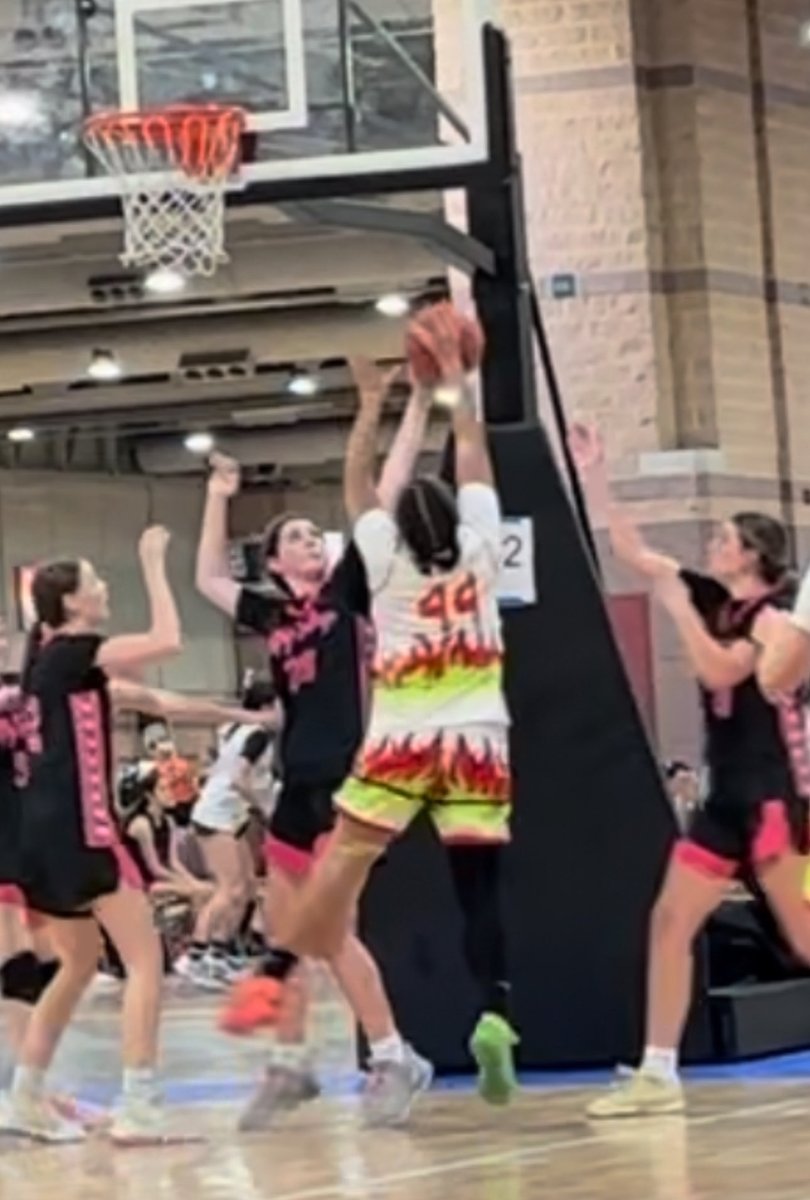 Nice block ⁦<a href="/2ElizabethMoore/">Elizabeth Moore</a>⁩ in a 15u game In Atlantic City this past weekend