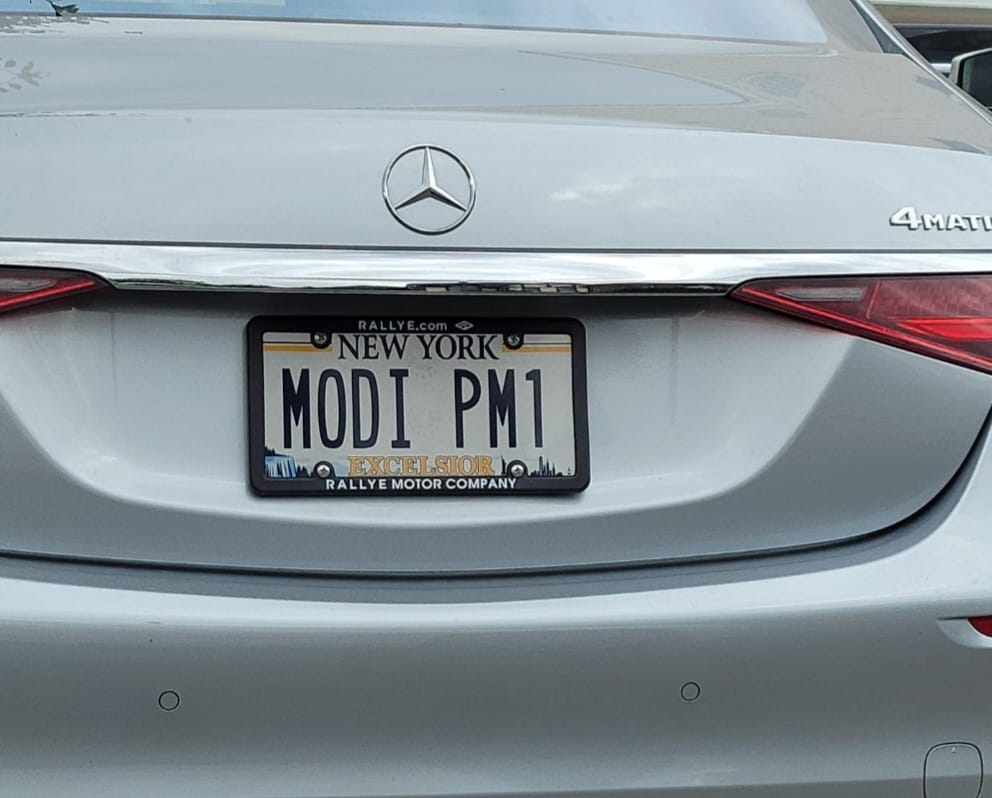 Nationalist2575's tweet image. He is loved everywhere
#ModiKaPairvar