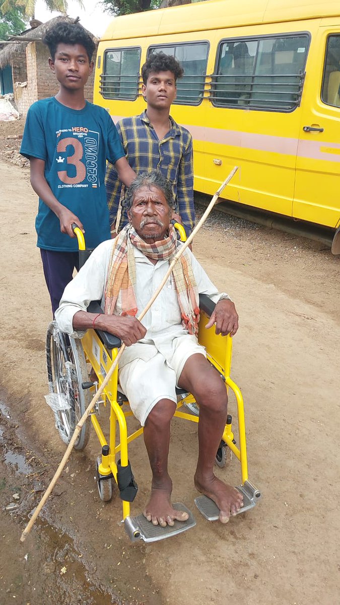 SSEPD2's tweet photo. Accessible and inclusive voting in Nabarangpur District. @BPSethi #OdishaElections #AccessibleElection #InclusiveElection #PwD #Infirm #Accessibilty #SocialJustice #SugamyaOdisha https://t.co/LMgBdRn0id