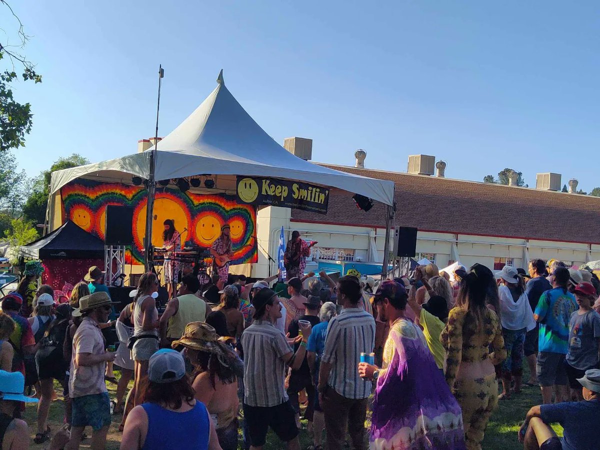 bluegyptianband's tweet photo. Golden Road Gathering was an absolute dream🌹 #blüegyptian #progjam #indiegroove #livemusic #jamband #jambands #jambandscene #goldenroadgathering #goldenroad #festival #musicfestival #placerville #placervilleca #placervillecalifornia #eldoradocounty #eldoradocountyfairgrounds https://t.co/Jyfbk0uj44