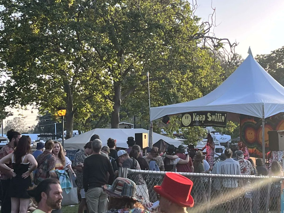 bluegyptianband's tweet photo. Golden Road Gathering was an absolute dream🌹 #blüegyptian #progjam #indiegroove #livemusic #jamband #jambands #jambandscene #goldenroadgathering #goldenroad #festival #musicfestival #placerville #placervilleca #placervillecalifornia #eldoradocounty #eldoradocountyfairgrounds https://t.co/Jyfbk0uj44