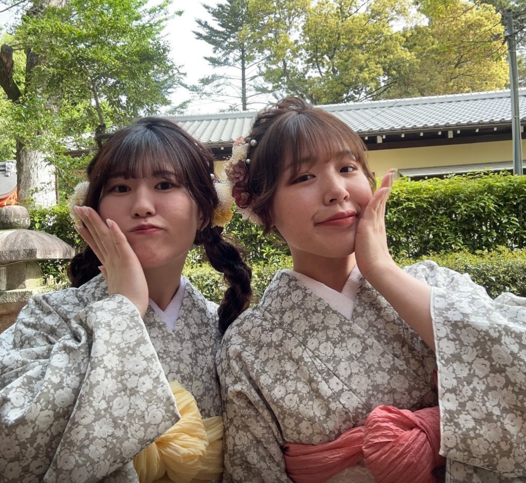 okamotokimono's tweet photo. フレッシュな苺🍓に
たっぷり生チョコレート💕
Strawberry choco京都店は
四条河原町にあります💕
京都店おすすめは抹茶チョコ👍✨
#strawberrychoco
#いちご #チョコレート
#着物 #京都 #京都着物
#着物レンタル #着物散策
#着物散策 #女子旅
#レンタル着物岡本 https://t.co/oYmMNzWBhs