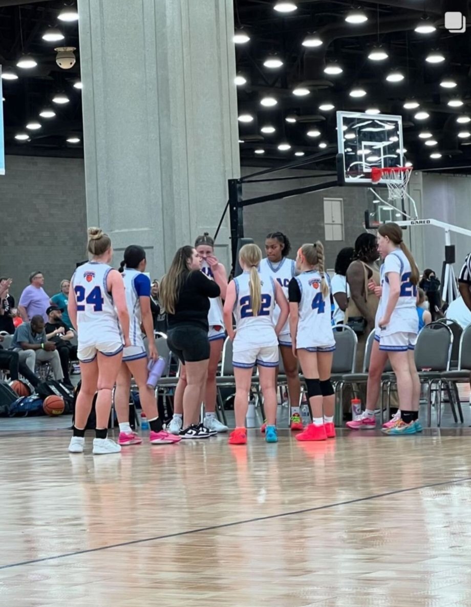 SMACFamily_GBB's tweet photo. 2027 SMAC Family NE2K went 3-2 this weekend in Louisville at The Classic. Good work ladies #SMACFamily #NE2K 

@SmacNco @SMACBasketball @Ohio_Basketball @NE2KHoops https://t.co/hEZErEa7jF