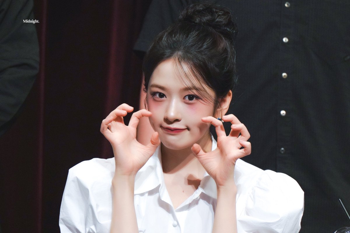 240519

#아이브 #IVE #안유진 #AnYujin #유진 #Yujin