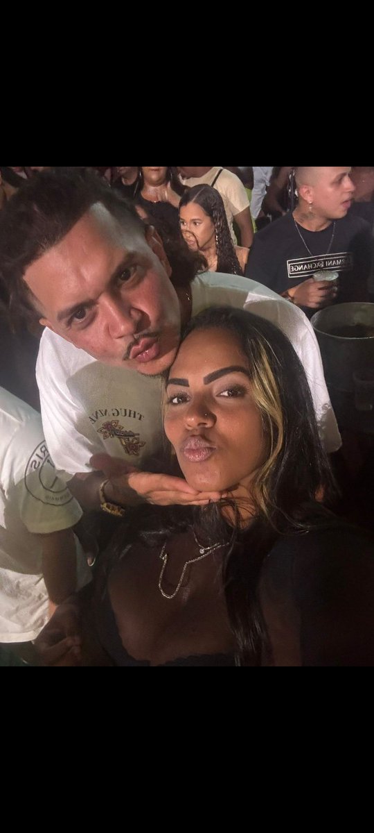 Barbieblackha01's tweet photo. Quadra da mangueira 💚💓
#cajuprabaixo #Thiagosoares #Pagodedoadame https://t.co/fdc0wdKT8q
