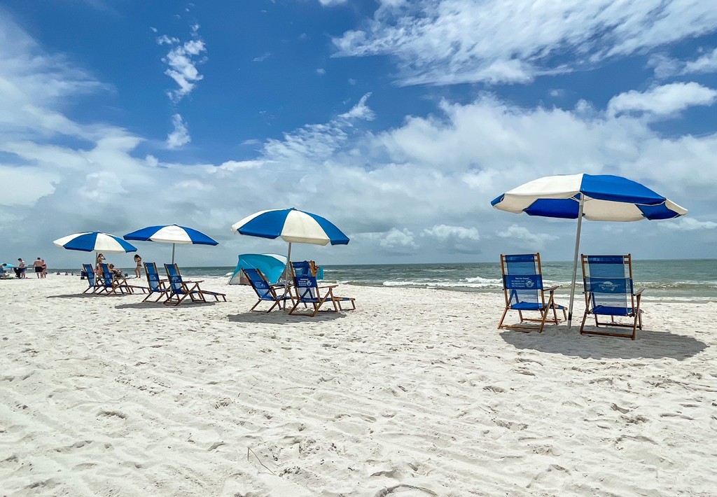 If you didn’t already know, Alabama has some of the most beautiful and pristine beaches in the United States! Read more 👉 bit.ly/3zzgN29 #OrangeBeach #Alabama #GulfCoast #travel #beaches