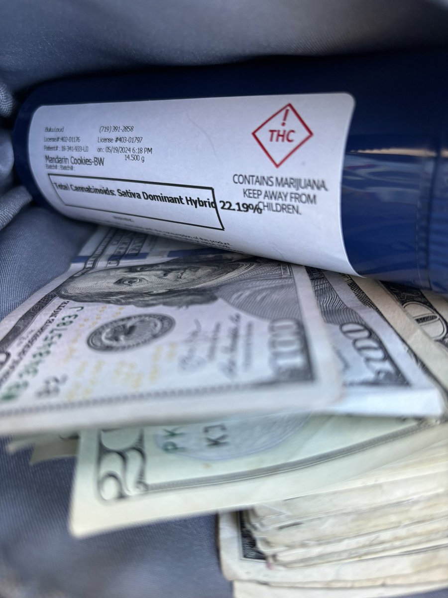 AsherAlexus's tweet photo. Just a girl and her purse :)
#stonerchick #moneyandweed #cannabismodel https://t.co/PWFgpvnIFj