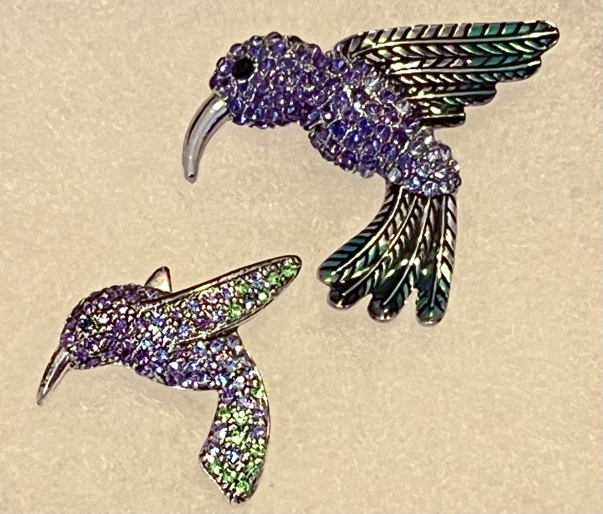 Hummingbird #Rhinestone #DesignerJewelry Brooch Pin SET Monet & AK #Vintage90s FREE SHIP

#monet #signed #anneklein #hummingbird #birds #hummingbirds #rhinestonebrooch #broochstyle #vintagebrooch #ebayfinds #vintaejewelry #giftsforher #springfashion 

 ebay.com/itm/2668218806…