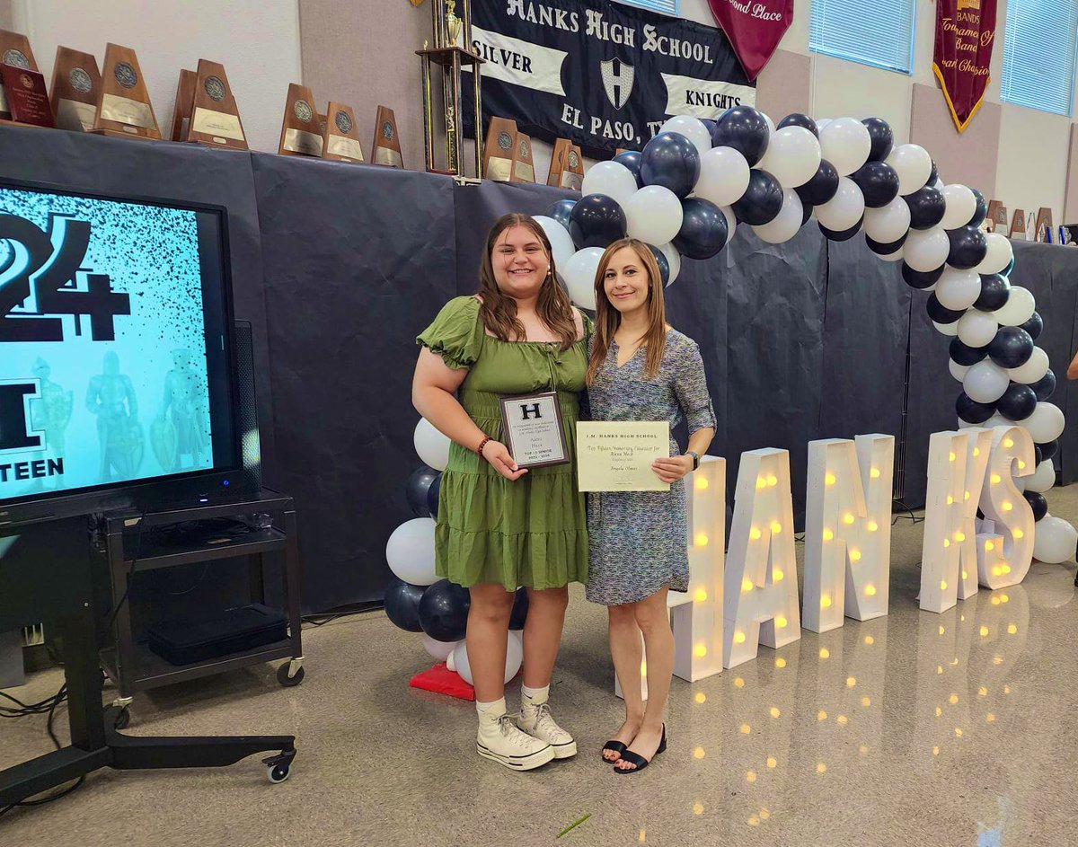 HanksHS_AOlmos's tweet photo. Tonight, I am very grateful to have been chosen as the amazing Alexa Heck’s Honorary Educator for the Top 15 Senior Dinner. I am so thankful to have had her, alongside her parents, come into my life at Hanks, on the court, in the class, throughout the last 4 years 🥹❤️🖤 https://t.co/j4BK8c8dC4
