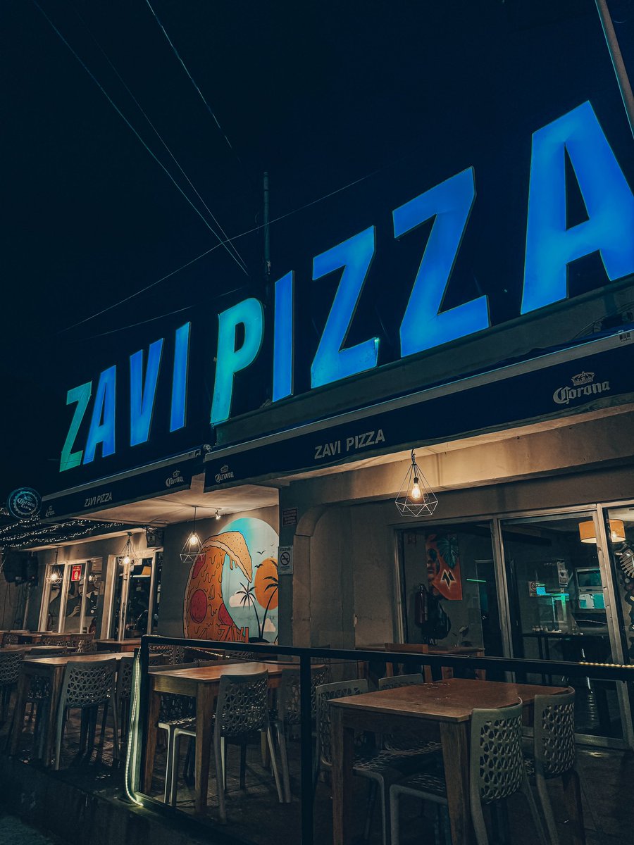 Carleone_lr's tweet photo. Sin darme cuenta, continué con mi familia una tradición… Uno de verdad regresa a los lugares donde fue feliz🫶🏻.
Aquí les cuento mi historia en @ZaviPizza 🍕: https://t.co/pxnpCwdZXc
#TradicionFamiliar💕
#ExplorandoYucatán🦩 https://t.co/WAogipcU6Y