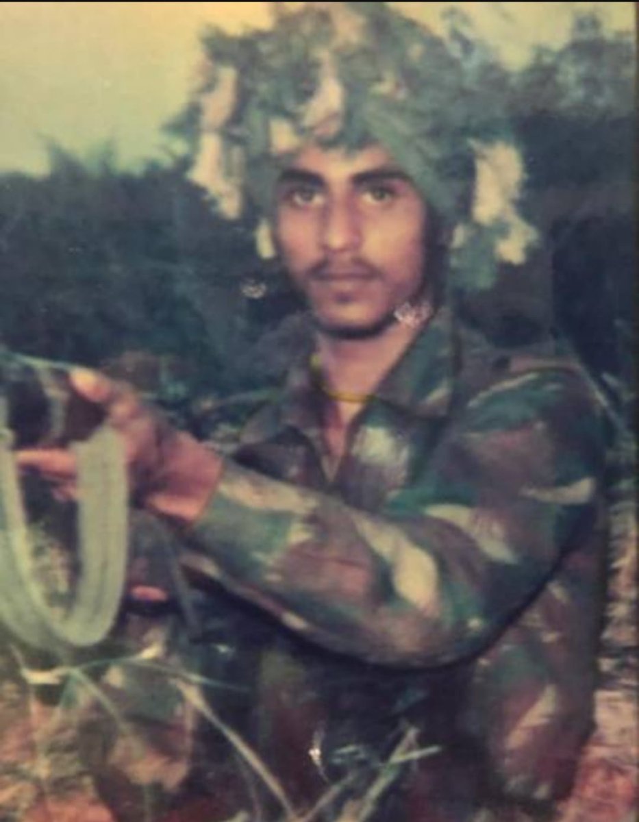 Homage to SEPOY MANJIT SINGH 8 SIKH #IndianArmy on his #BalidanDiwas today. Sepoy Manjit Singh was immortalized fighting pakis at #TigerHills in #KargilWar in 1999. #FreedomisnotFree few pay #CostofWar. #25YearsofKargilWar #25YearsofKargilVijay