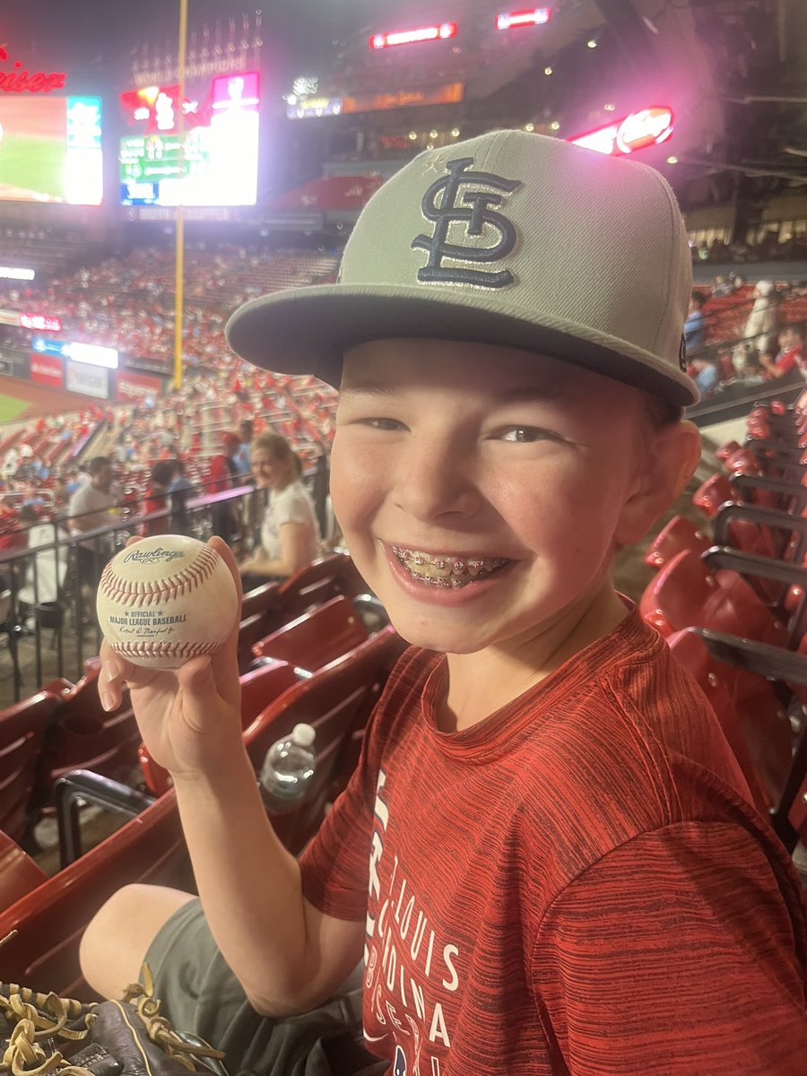 32Duke's tweet photo. I shit you not! Treyman at it again at Busch! Caught it On the fly with his glove here! Line foul by Goldschmidt. Unbelievable! #BallMagnet #StandingO https://t.co/DvDrq3UPQ5