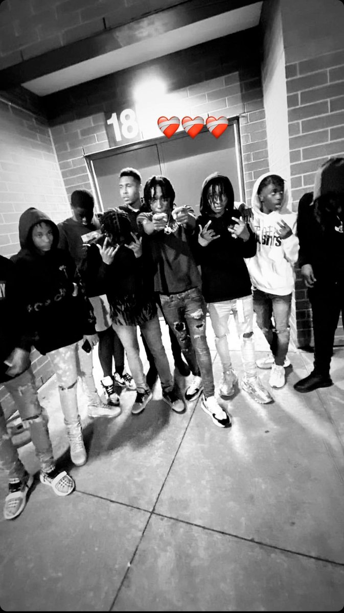 jacbetweakin's tweet image. I gotta turn da 📑 and do ts da right way💫 the streets won’t  get da best of me❗️#LLTC💜 #RipTy8ANDZ💙 #FreeJank #YCG💙 #COTM7️⃣