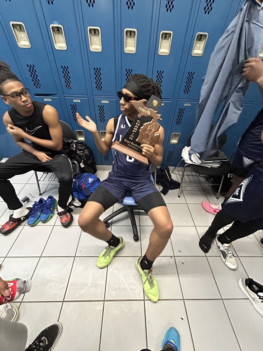 jacbetweakin's tweet image. I gotta turn da 📑 and do ts da right way💫 the streets won’t  get da best of me❗️#LLTC💜 #RipTy8ANDZ💙 #FreeJank #YCG💙 #COTM7️⃣