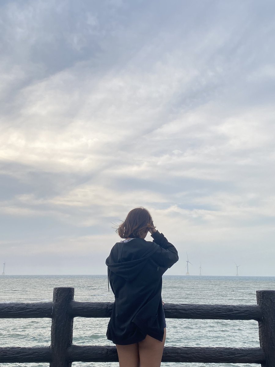 屁股蛋都跑出來了 有時候真的懷疑自己到底有沒有穿褲子欸 https://t.co/x4QRKFwCyb