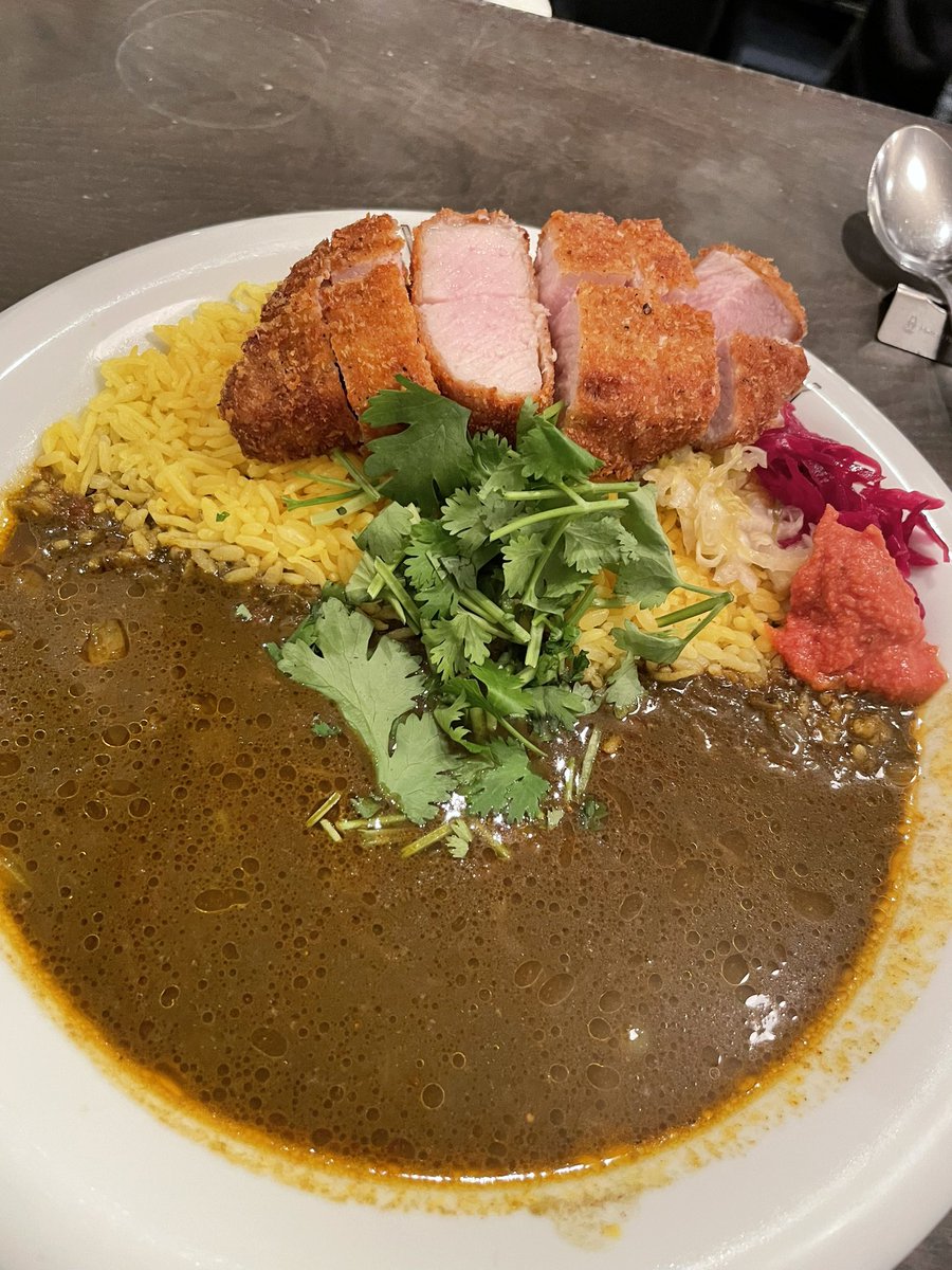 saburo_curry's tweet photo. 今日のランチは渡邊さんちでスパイスとんかつカリー♪

旨し！😋 https://t.co/23plP19utQ