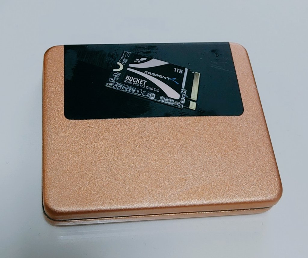 tacota_shone's tweet photo. (他のSSD交換先輩方々はほとんどwesterndigital社の2TBとかだったのでビクビクしながら)
うわーSABRENTかっ��ーwアルミケース激アツやろww #ROGALLY #Z1extreme #ASUS #ストレージ交換 #SABRENT #westerndigital https://t.co/cj40M3bcFQ
