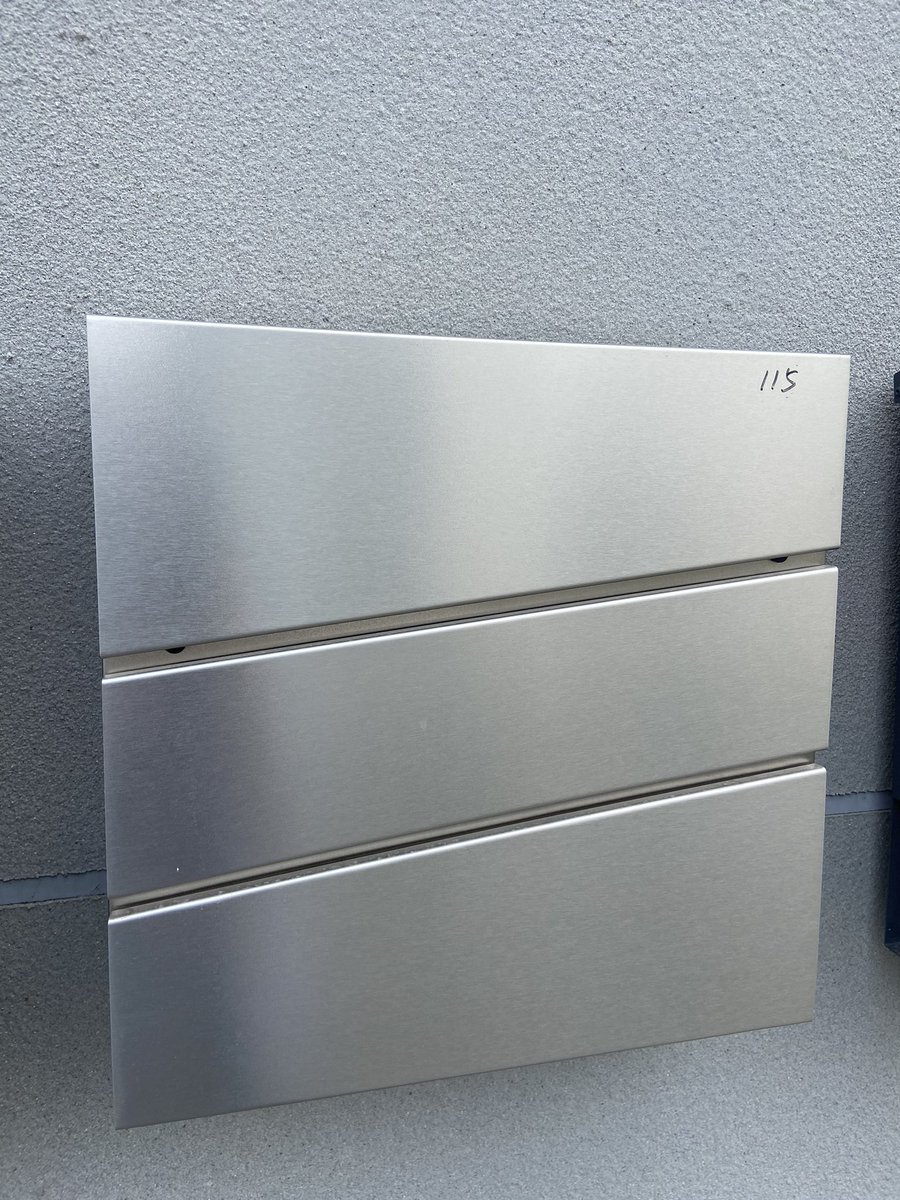 Hongmaogarden's tweet photo. Gefällt Ihnen dieser Briefkasten? Für mehr Stile, zögern Sie nicht, uns zu kontaktieren!#hongmao #briefkasten #HongmaoBriefkasten #Anlage #design #Personalisierung https://t.co/gQJNDwQ60D