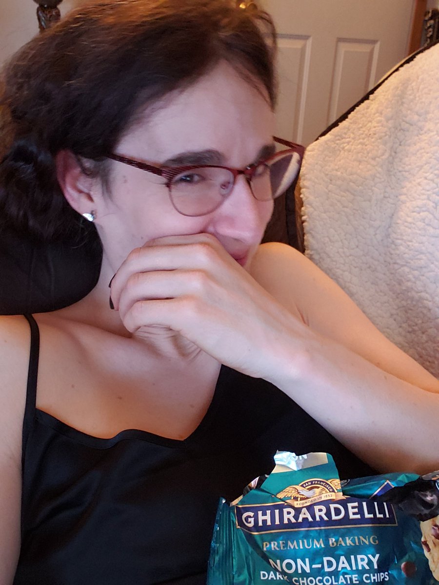 Prog giggles, chocolate noms, and late night dizziness. Save me, chat! XD