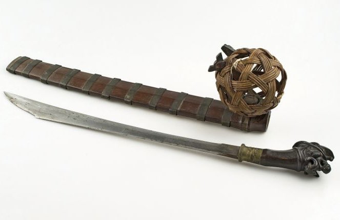 世界の武器防具百科！！ tweet media