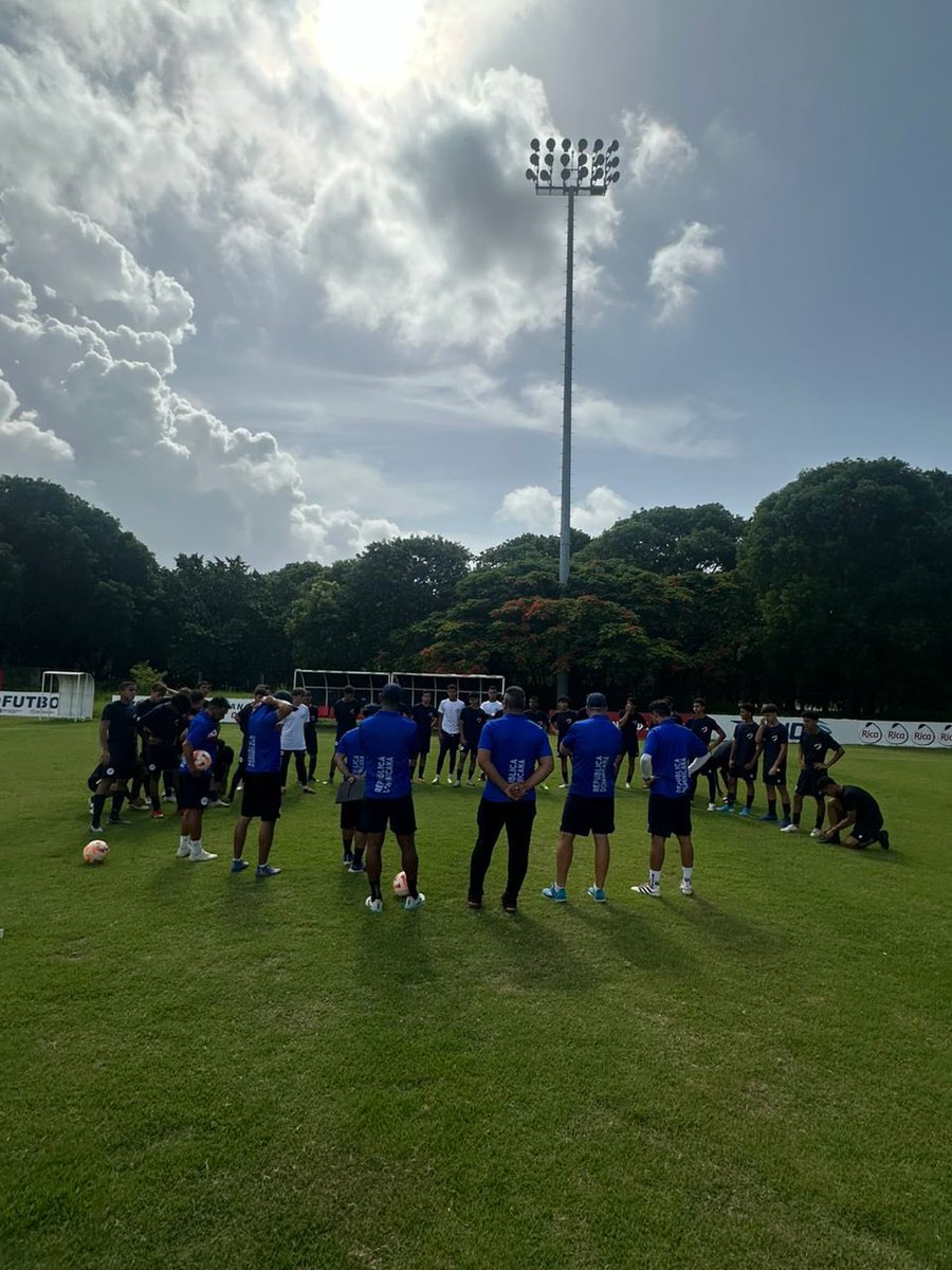 Primer microciclo lindo comiendo Pre selección sub 17🇩🇴  mucha Fé en Dios Y Toca mucho trabajo los Frutos llegarán.