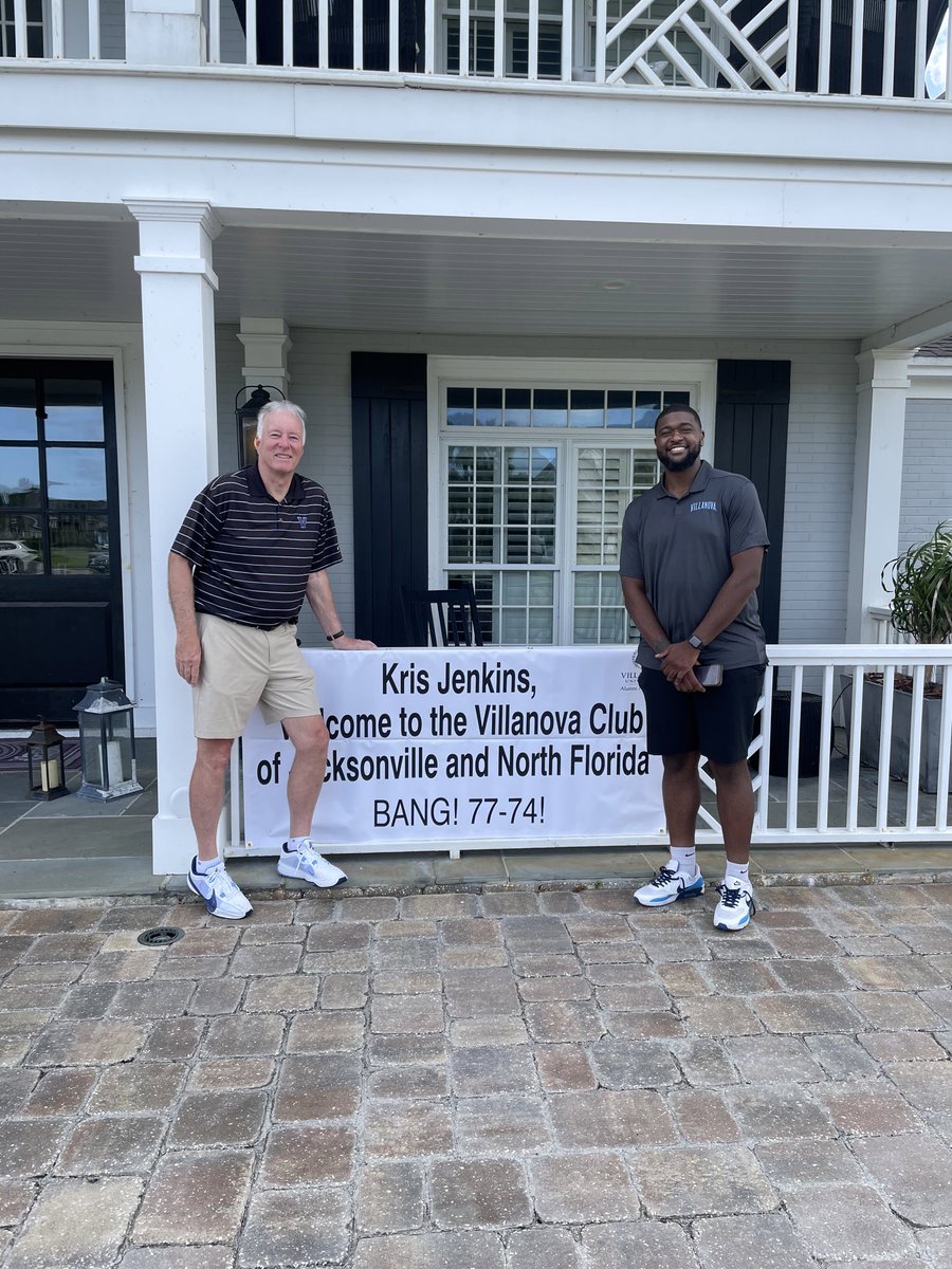 Always great to catch up with one of my top guys to ever play for the Wildcats. @Smoove2you_ 
Great @NovaMBB player, made the biggest shot in CBB history. Proud alum, great guy, good friend.