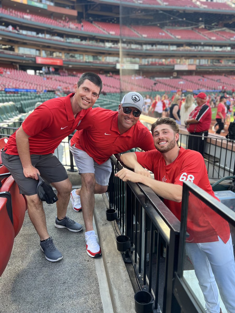 Coach_Rosen's tweet photo. It was a special moment to see a former player in the big leagues! Congratulations to Ryan Loutos for getting called up by the @Cardinals!! It was a great night celebrating with Ryan’s family and former teammates! https://t.co/3gYHfEfQE2