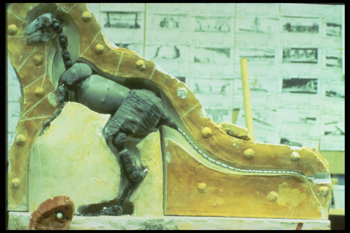 Tauntaun armature, behind the scenes of #TheEmpireStrikesBack.