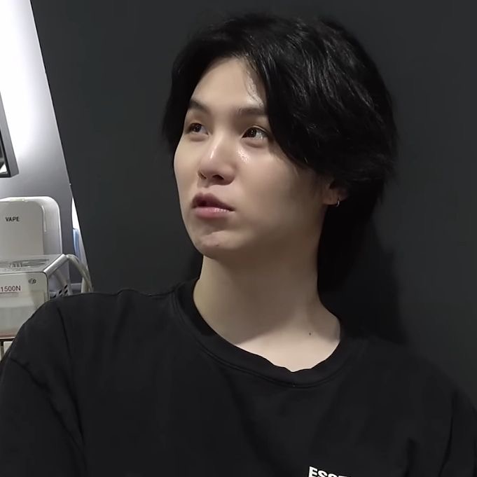 hourly yoongi (@houriysuga) on Twitter photo 