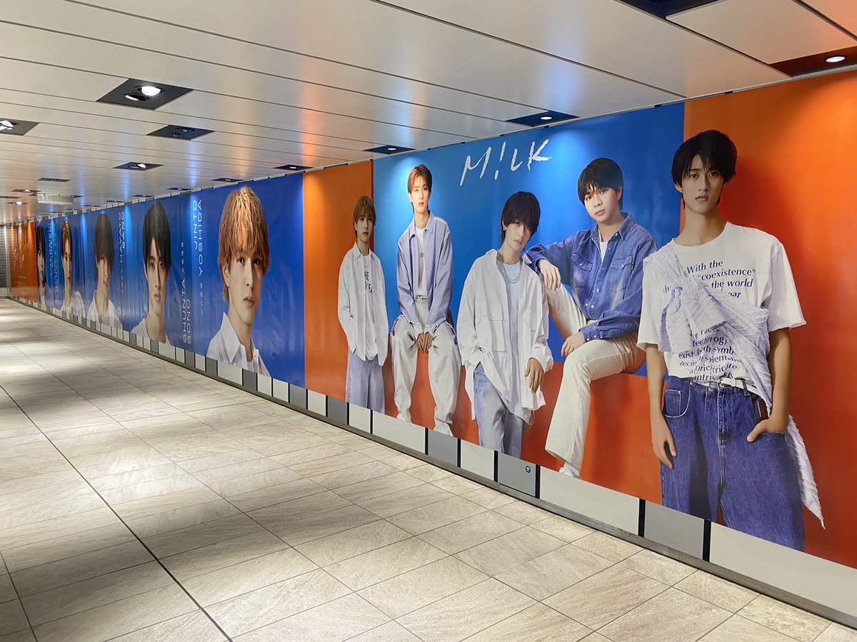 こちらは大阪駅前地下道の巨大ポスターの様子👀💝 期間は日曜5/26日(日