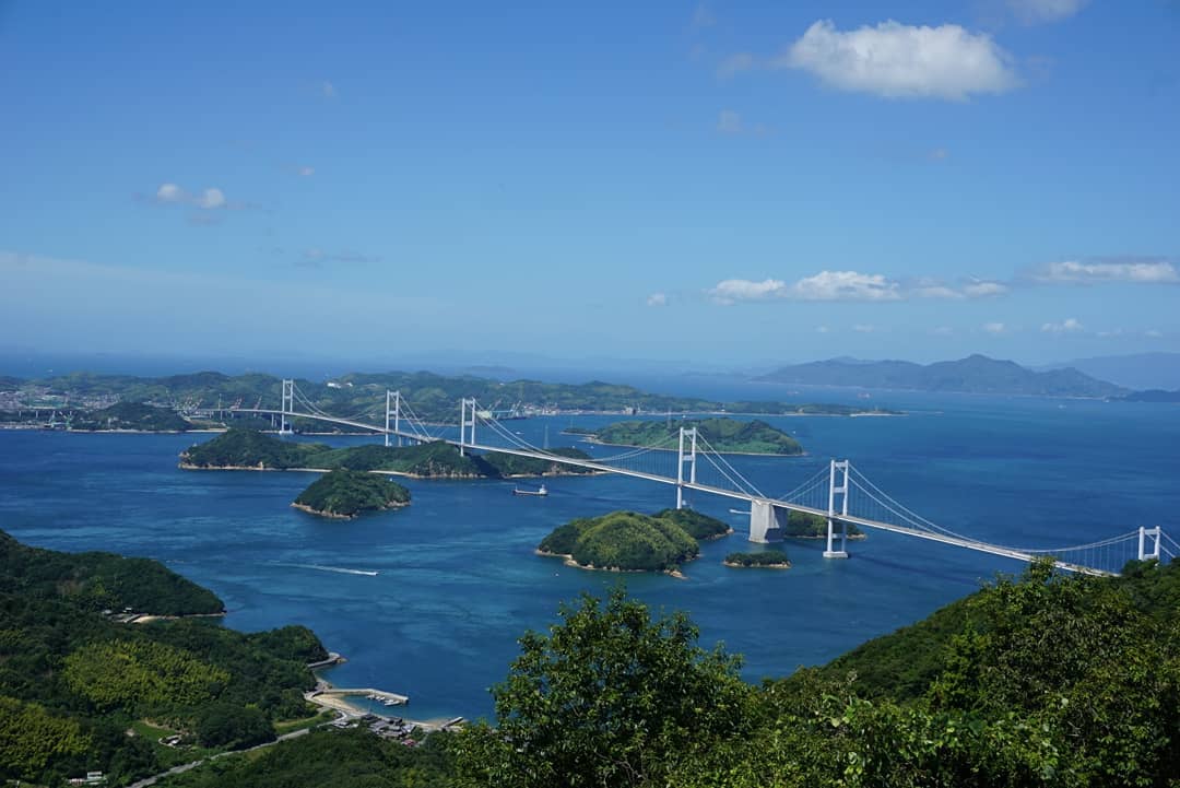 jayemelbi's tweet photo. 四国カルストキャンプ、キャンプ道具を送ったものの、台風が来て天気が悪く泣く泣く断念😭😭😭 行きたい場所part①高知編##桂浜##桂浜公園##坂本龍馬像##高知城##ひろめ市場##塩打##高知##四国のいいところ巡り##里帰り##trip##shikoku _ trip##四国の絶景##絶景##景色帰りの高知自動車道、土砂崩れ https://t.co/1fk4eEdvPO
