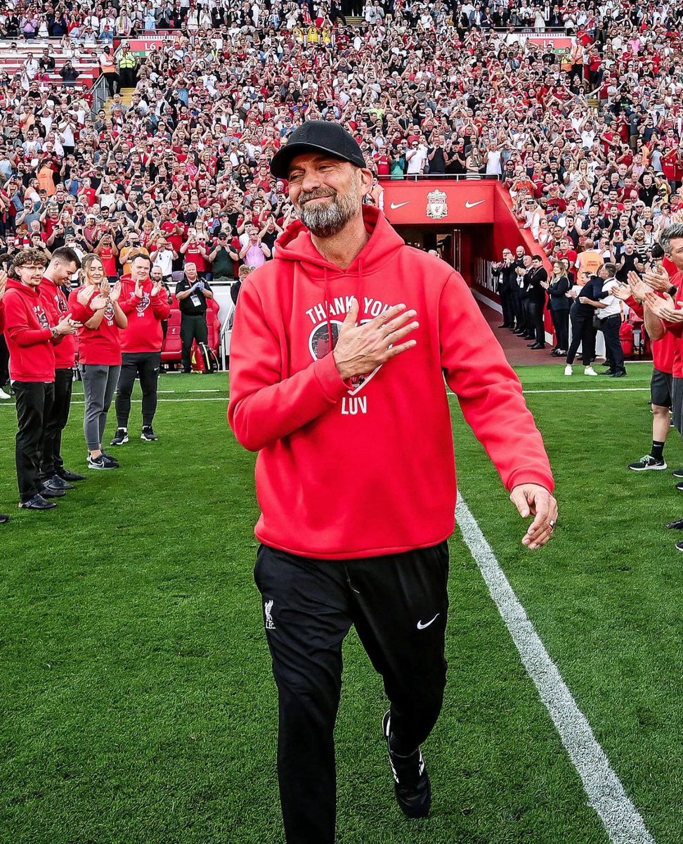 LiverpoolXtra's tweet photo. 🚨 𝗟𝗲 𝗱𝗲́𝗽𝗮𝗿𝘁 𝗱𝗲 𝗝𝘂̈𝗿𝗴𝗲𝗻 𝗞𝗹𝗼𝗽𝗽, en Angleterre, a attiré une audience télévisuelle 70% plus importante que les célébrations du titre de Manchester City.

L’argent ne fais pas tout et heureusement. https://t.co/49jPh7y3kU