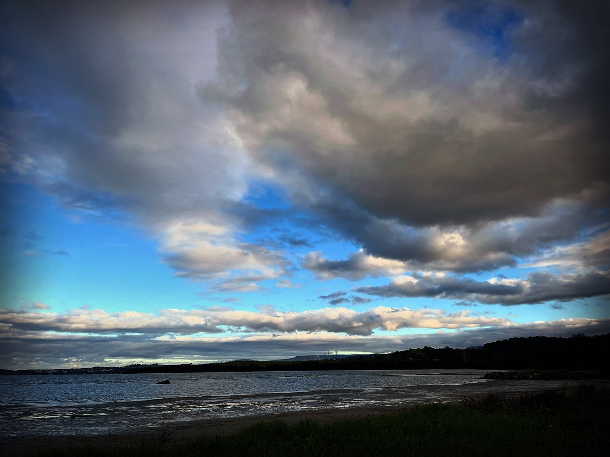 Strolling Lake Illawarra.