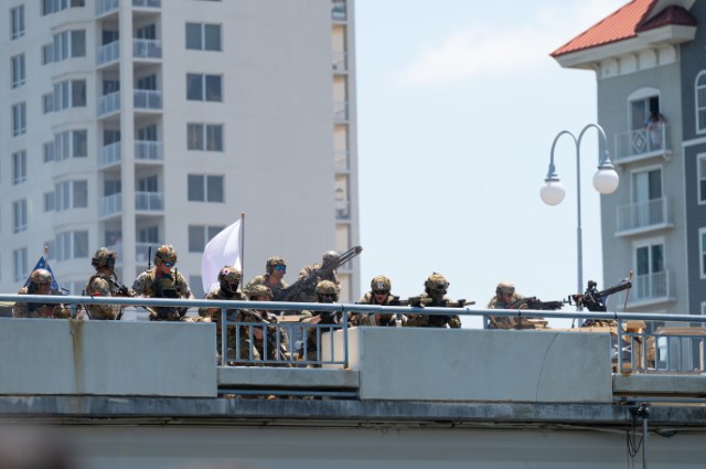 NATO_SOF's tweet image. #SOFWeek in 🇺🇸 Tampa was a powerful display of #SOF collaboration featuring cutting-edge technology and equipment showcasing #SOF capabilities across air, land and sea.
Photos courtesy of @USSOCOM