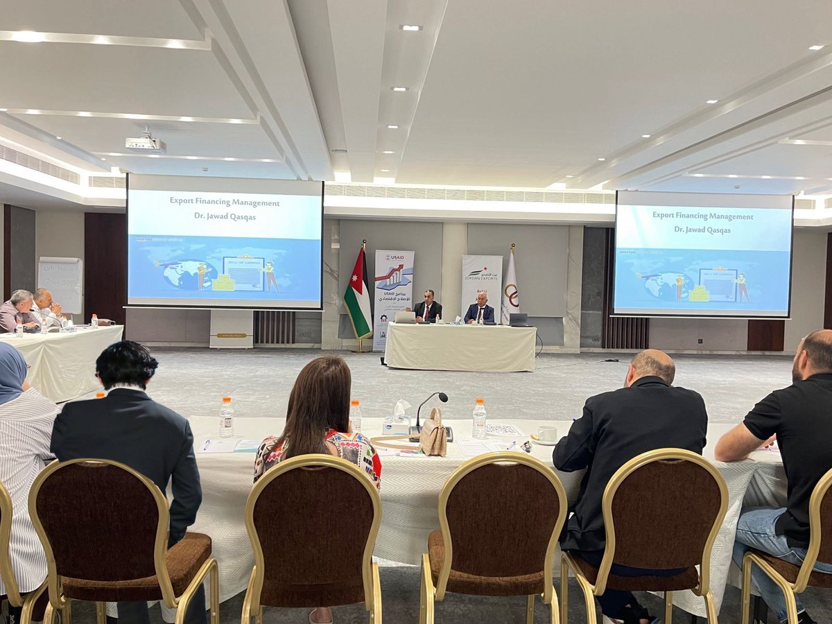JordanExports's tweet photo. نظم بيت التصدير أمس 20/ أيار جلسة نقاشية حول "قضايا مهمة في تمويل الصادرات"، للحديث عن التمويل المرتبط بالتصدير وشارك الحضور (مصدرون أردنيون) آراءهم وخبراتهم. هذا الموضوع مهم لتأثيره على قدرة المصدرين على تأمين التمويل التصديري، وإدارة المخاطر المالية، والمنافسة الدولية.
#JE #JEP https://t.co/XHK5UP0lnW