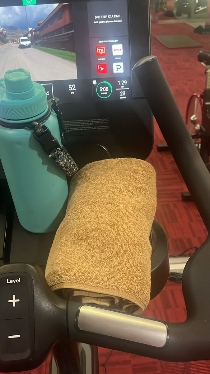 今日はマニラ滞在。無駄だが汗を流して毒を出す😤😤　
#フィリピン　#生活　#海外生活